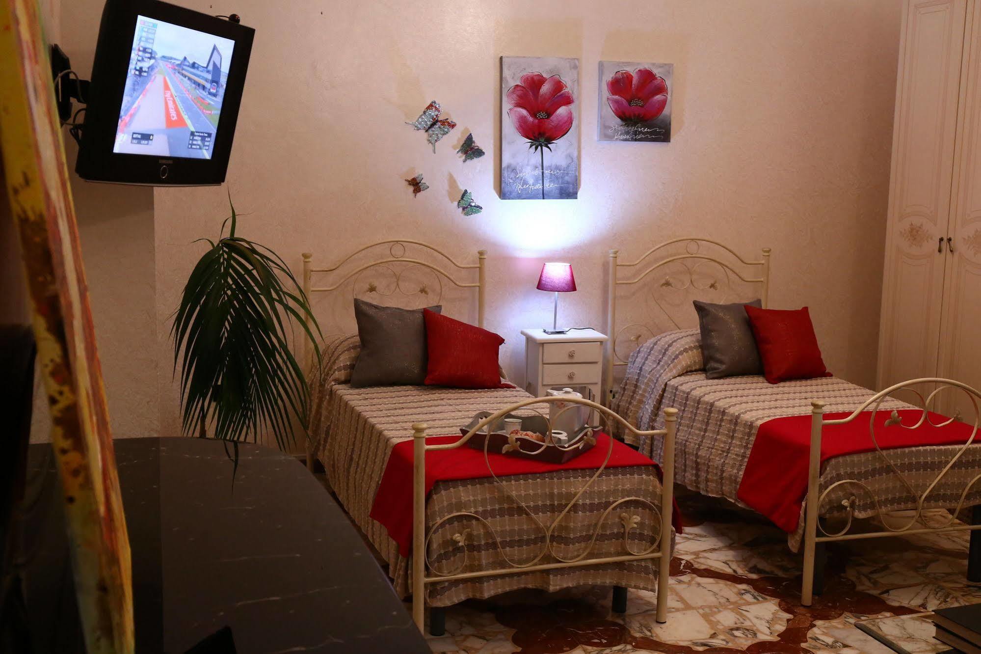 Il Giardino Delle Calendule B&B Solarino Eksteriør billede
