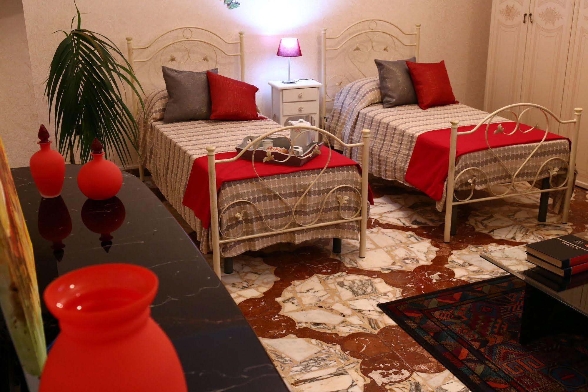 Il Giardino Delle Calendule B&B Solarino Eksteriør billede